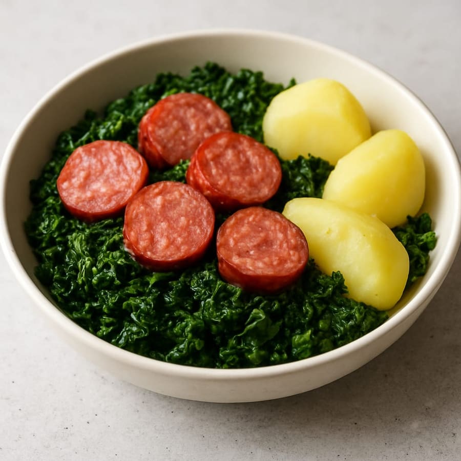 Grünkohl mit Mettwurst und Kartoffeln