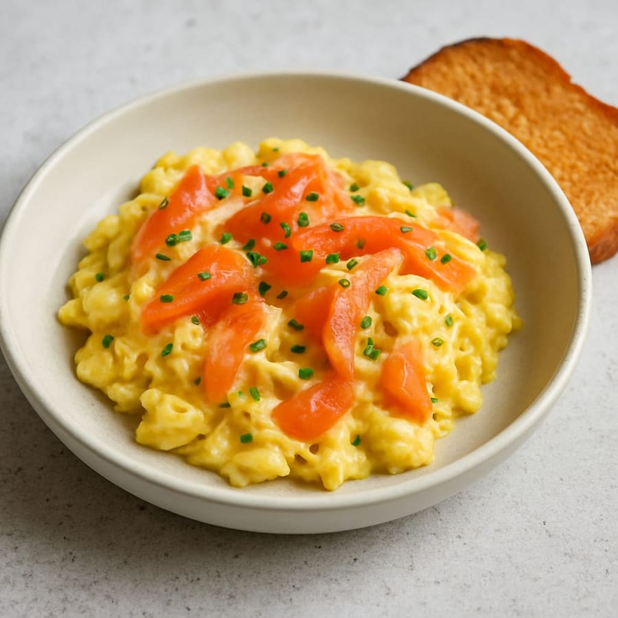 Uova strapazzate con salmone affumicato